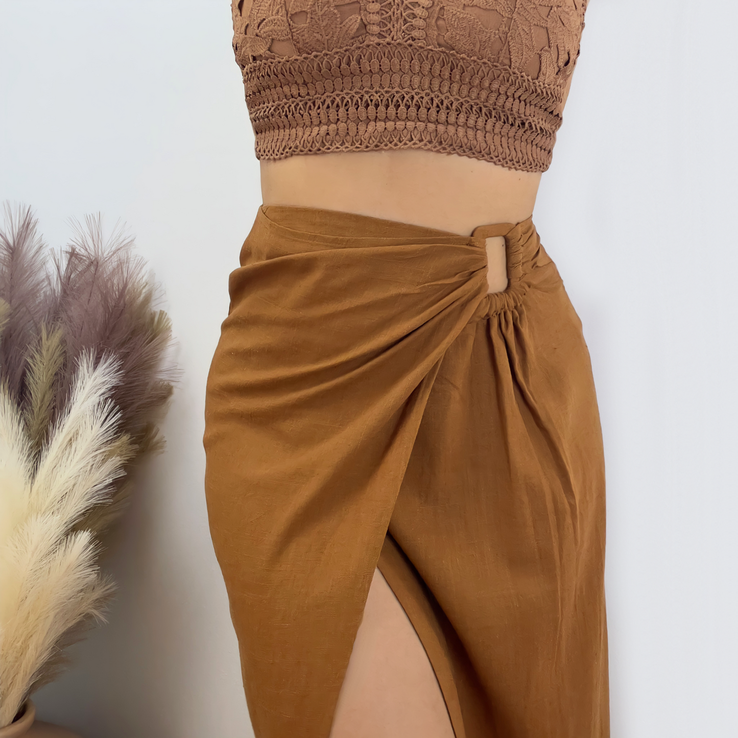 Buckle Trim Midi Skirt