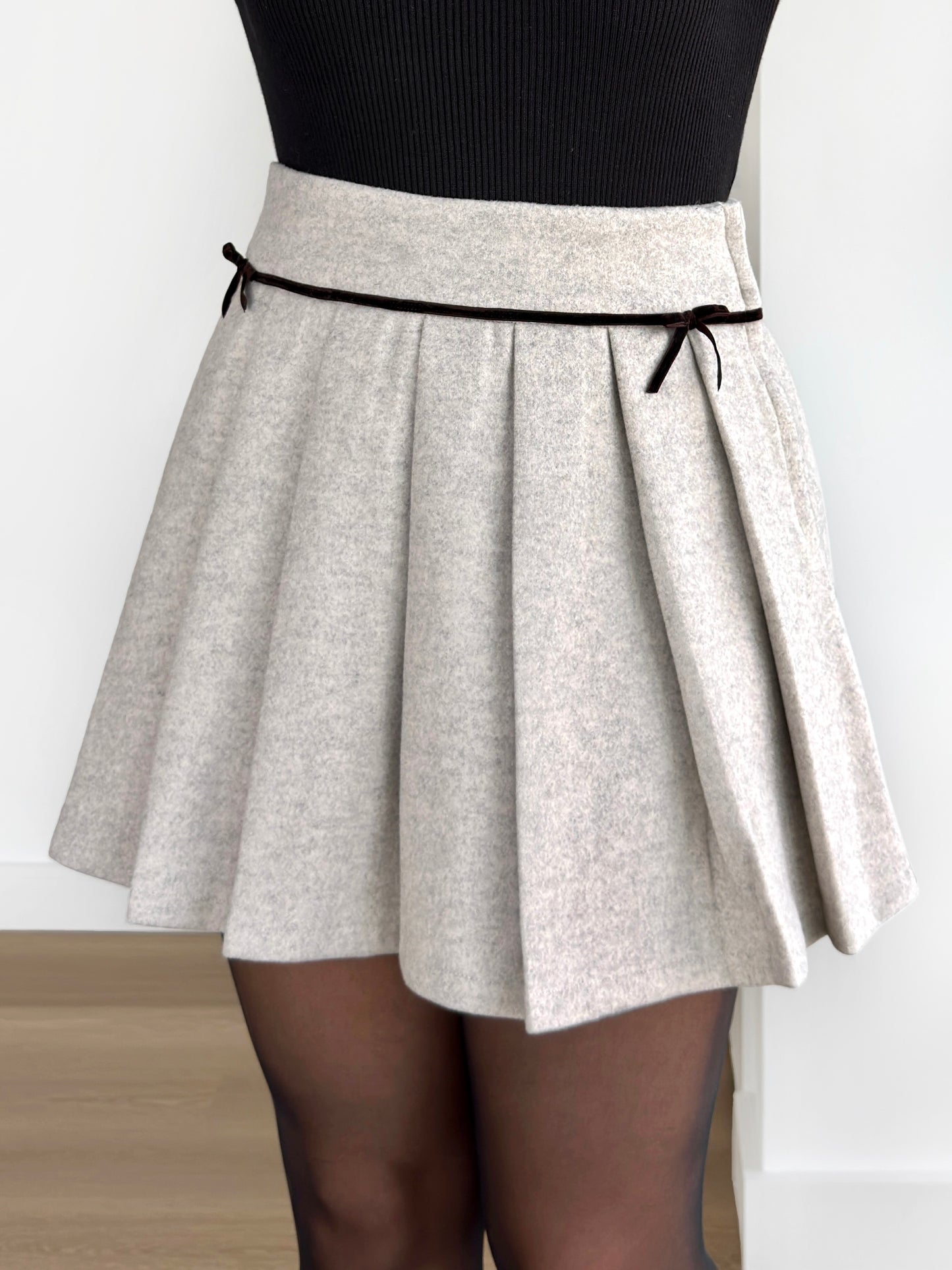 Velvet Trim Pleated Skirt